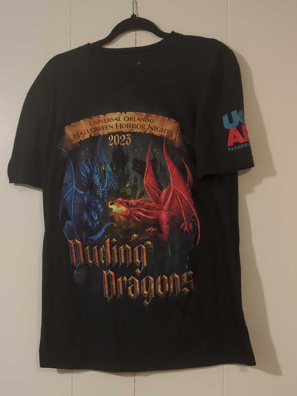 Universal Halloween Horror Nights Black Shirt UOAP Dueling Dragons
